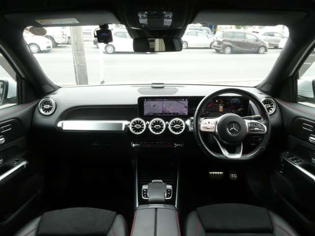 MERCEDES BENZ GLB