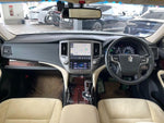 CROWN sedan hybrid