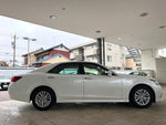 CROWN sedan hybrid