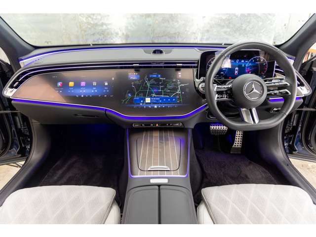 MERCEDES BENZ E-Class sedan