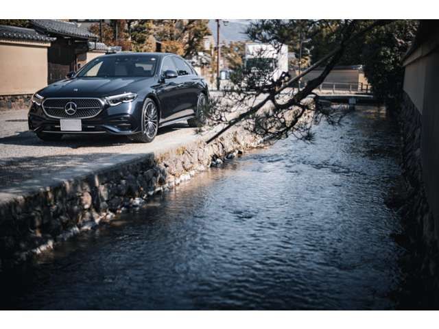 MERCEDES BENZ E-Class sedan