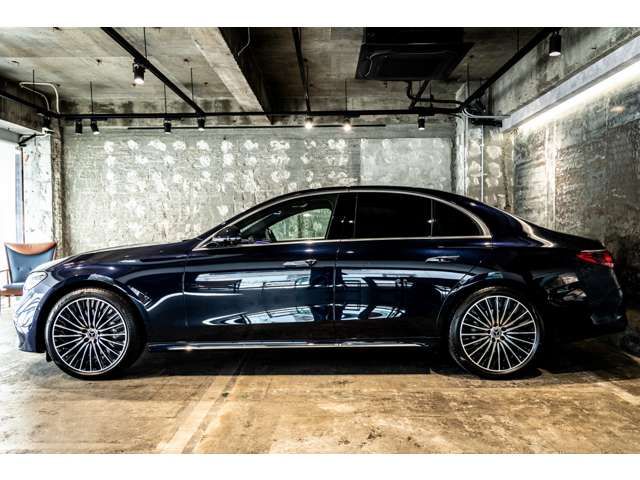 MERCEDES BENZ E-Class sedan
