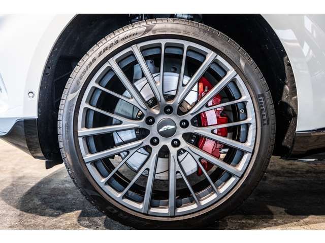 ASTON MARTIN SUV