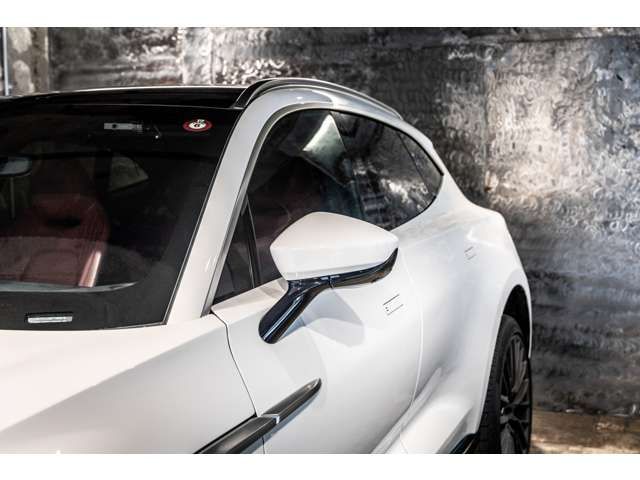 ASTON MARTIN SUV