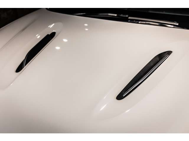 ASTON MARTIN SUV
