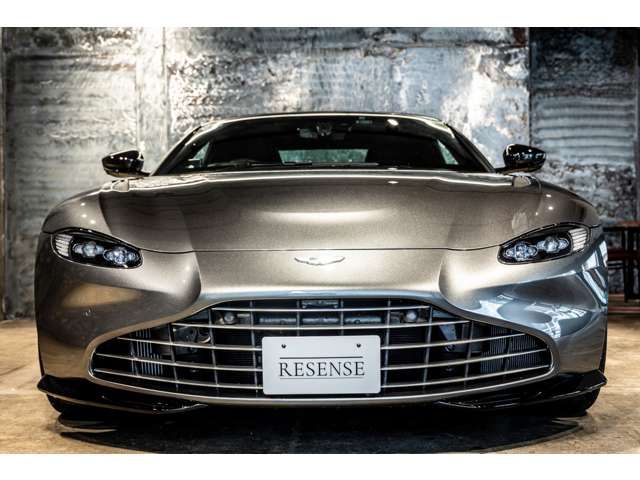 ASTON MARTIN ROADSTER