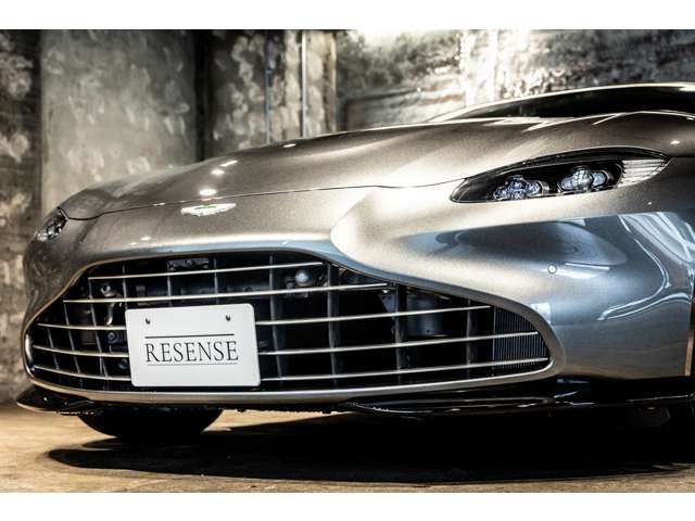 ASTON MARTIN ROADSTER