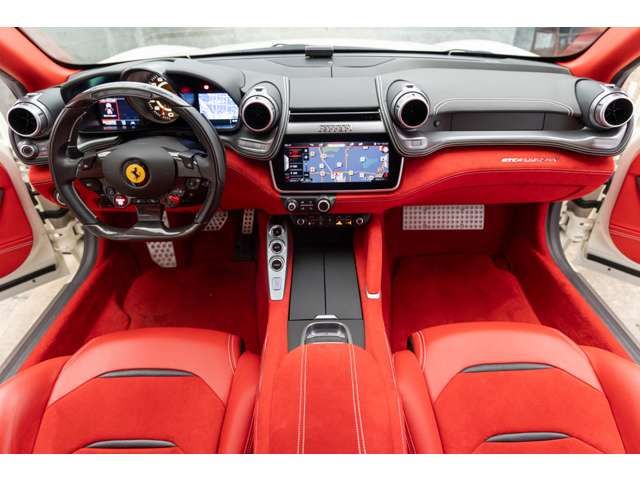 FERRARI GTC4 LUSSO T