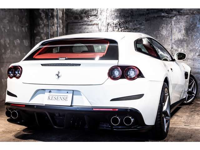 FERRARI GTC4 LUSSO T