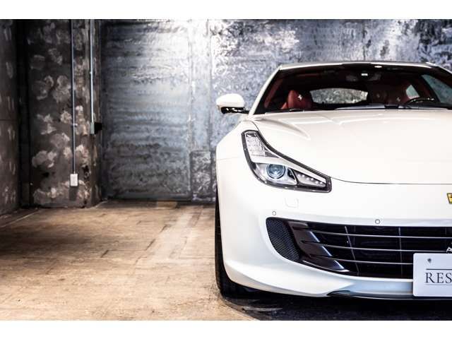 FERRARI GTC4 LUSSO T