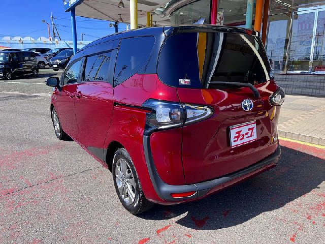 SIENTA HYBRID