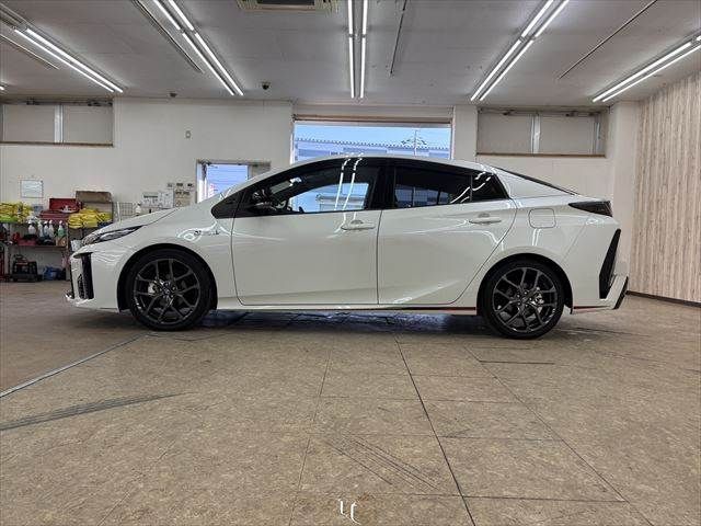 PRIUS PHV