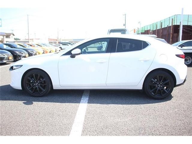 MAZDA3 FASTBACK