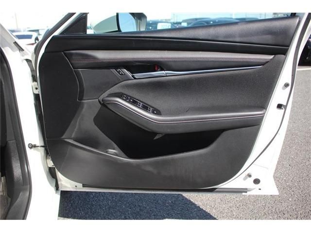MAZDA3 FASTBACK