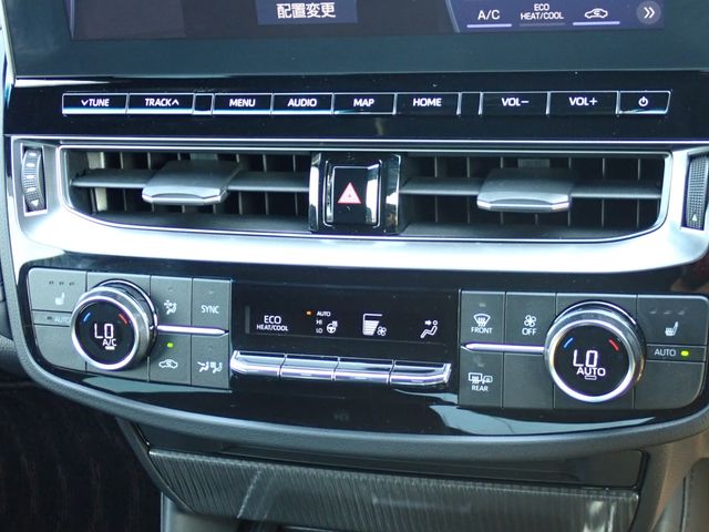 CROWN sedan hybrid