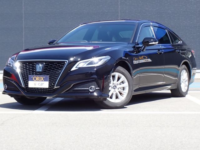 CROWN sedan