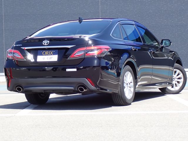 CROWN sedan