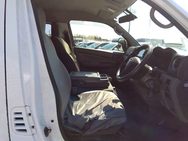 NV350 CARAVAN 1.25t