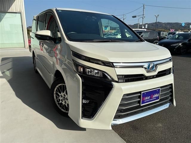 VOXY HYBRID