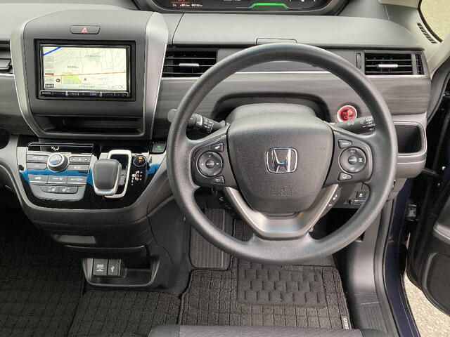 FREED HYBRID 4WD