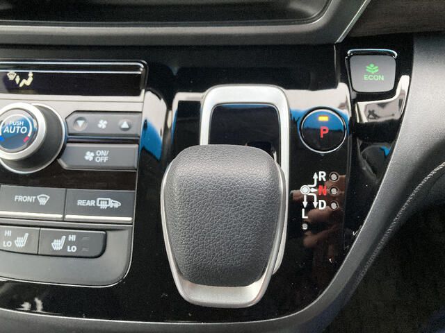 FREED HYBRID 4WD