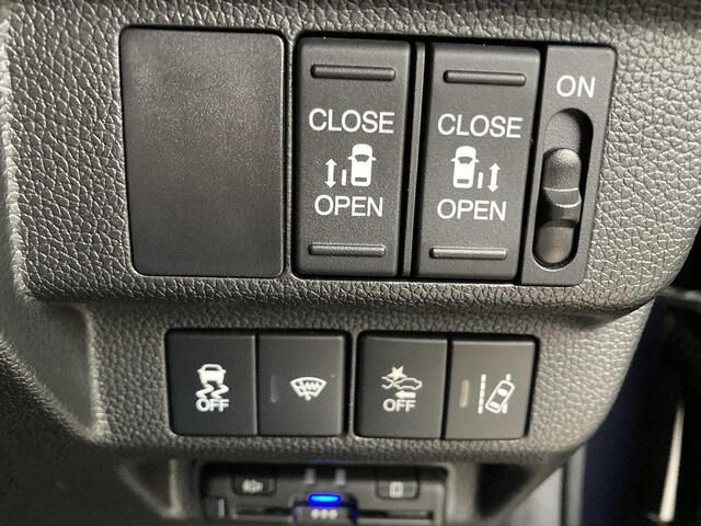 FREED HYBRID 4WD