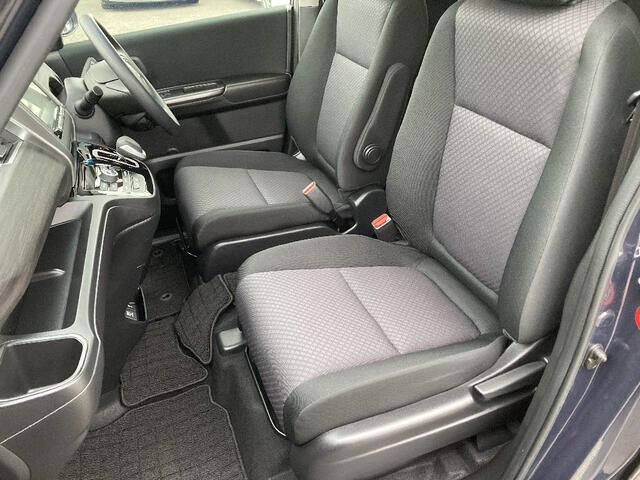 FREED HYBRID 4WD