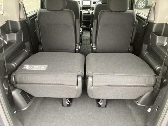 FREED HYBRID 4WD