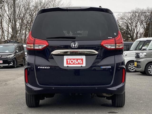 FREED HYBRID 4WD