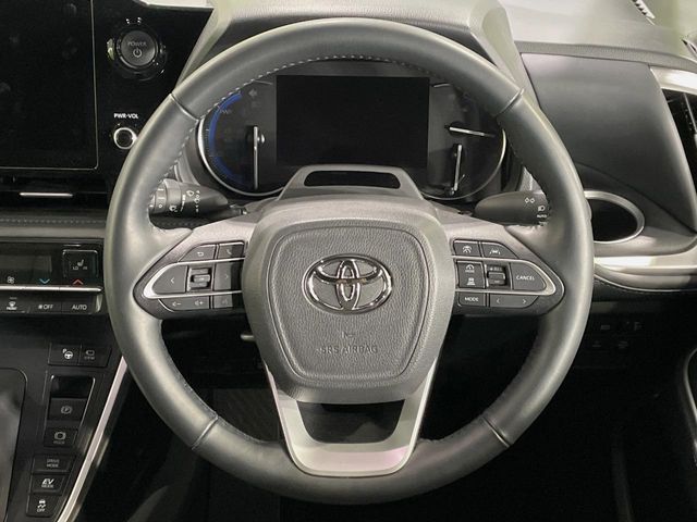 VOXY HYBRID