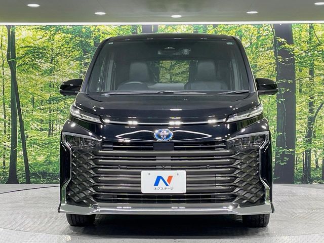 VOXY HYBRID