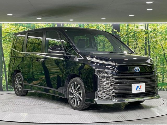 VOXY HYBRID
