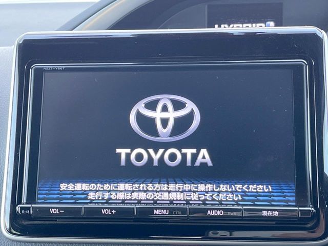 VOXY HYBRID