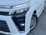 VOXY HYBRID