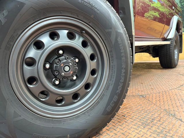 LANDCRUISER van