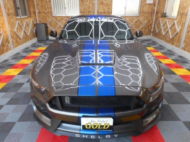 FORD MUSTANG