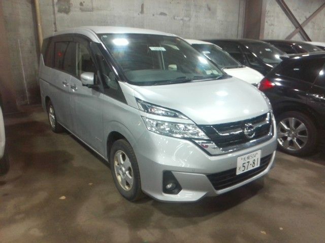 SERENA S-HYBRID 4WD