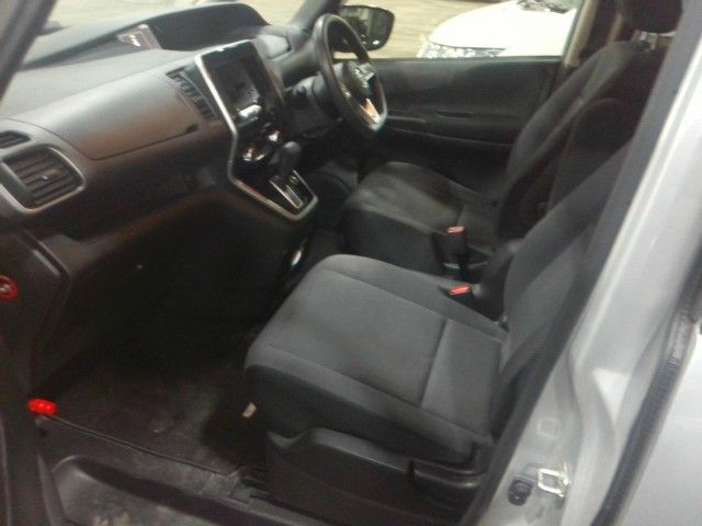 SERENA  S-HYBRID 4WD