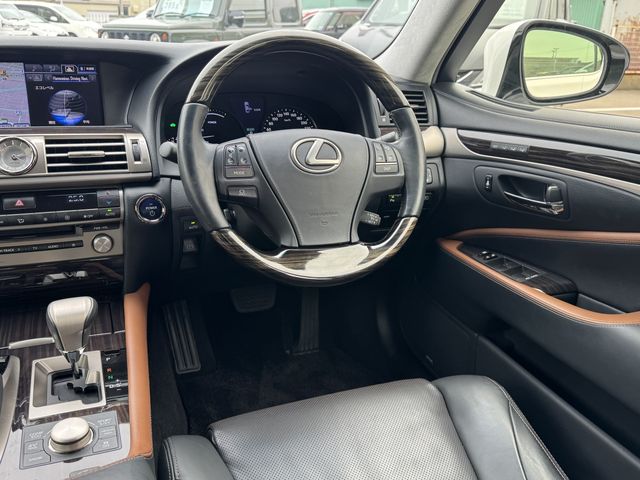 LEXUS LS600h