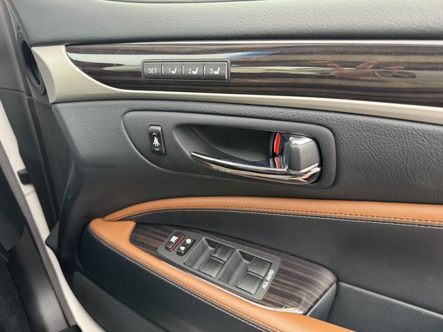 LEXUS LS600h