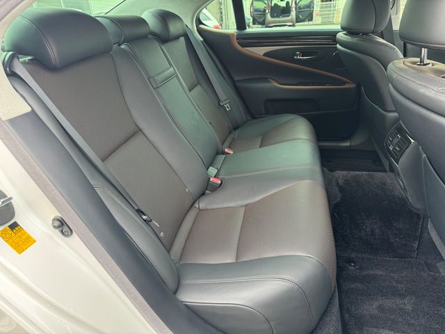 LEXUS LS600h