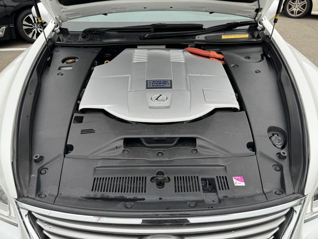 LEXUS LS600h