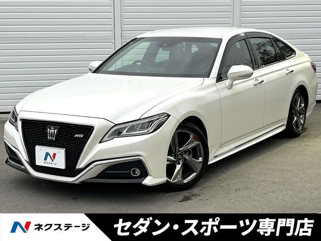 CROWN sedan