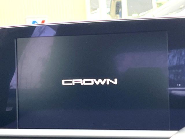 CROWN sedan