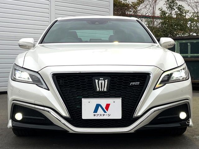 CROWN sedan