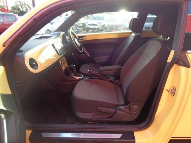 VOLKSWAGEN The BEETLE