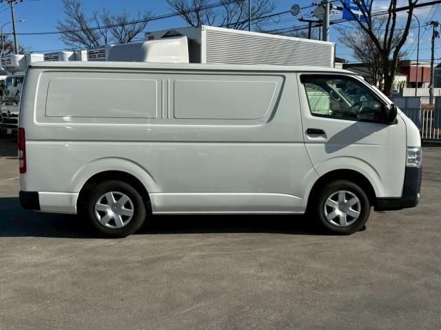 HIACE van 4WD