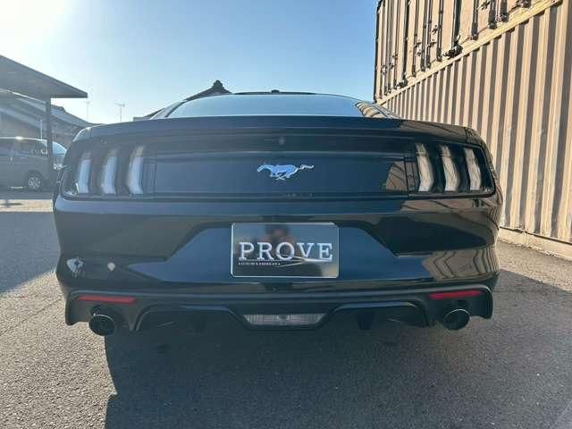 FORD MUSTANG