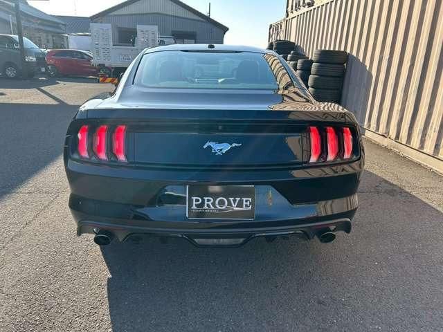 FORD MUSTANG