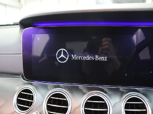 MERCEDES BENZ E class sedan